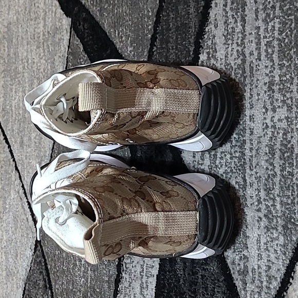 HIGH-TOP BEIGE CANVAS LACE-UP SNEAKERS - Picture 4 of 12